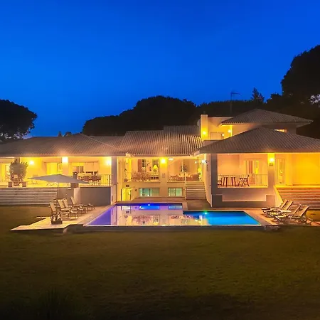 Azaleas - Private Pool - 12 Guests -